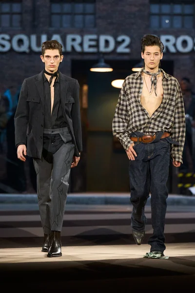 Look 24